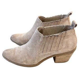 Dolce Vita Ankle Booties, Short Boots, Suede, Low Heel, Gray Beige Neutral Boho